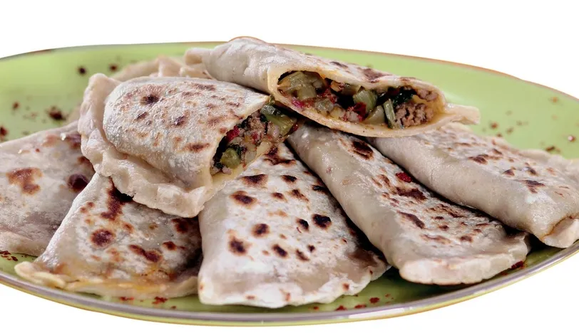 Yeşil Zeytinli Bayat Ekmek Böreği