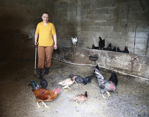 yatalak-denilebilecek-boyuttaydi-hayvancilik-onu-hayata-yeniden-bagladi-43-yasindaki-kadin-onlar-benim-parcam-1728972677328.jpg