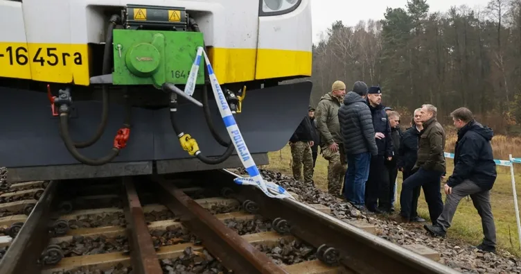 Polonya’da demir yolu hattına sabotaj: Patlayıcı madde infilak etti