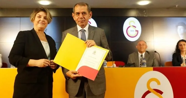 Galatasaray’da başkanlığa seçilen Dursun Özbek ve yönetimi mazbatalarını aldı