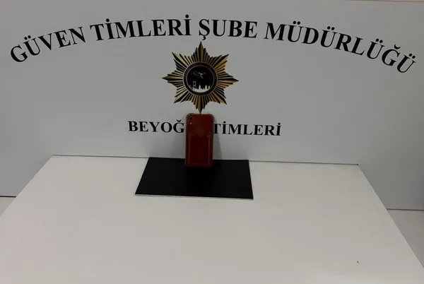 beyoglunda-telefon-hirsizi-guven-timlerinden-kacamadi-1773911939501.jpg
