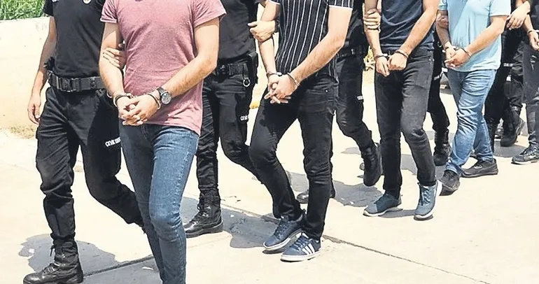 Gezi maskeli FETÖ kampı