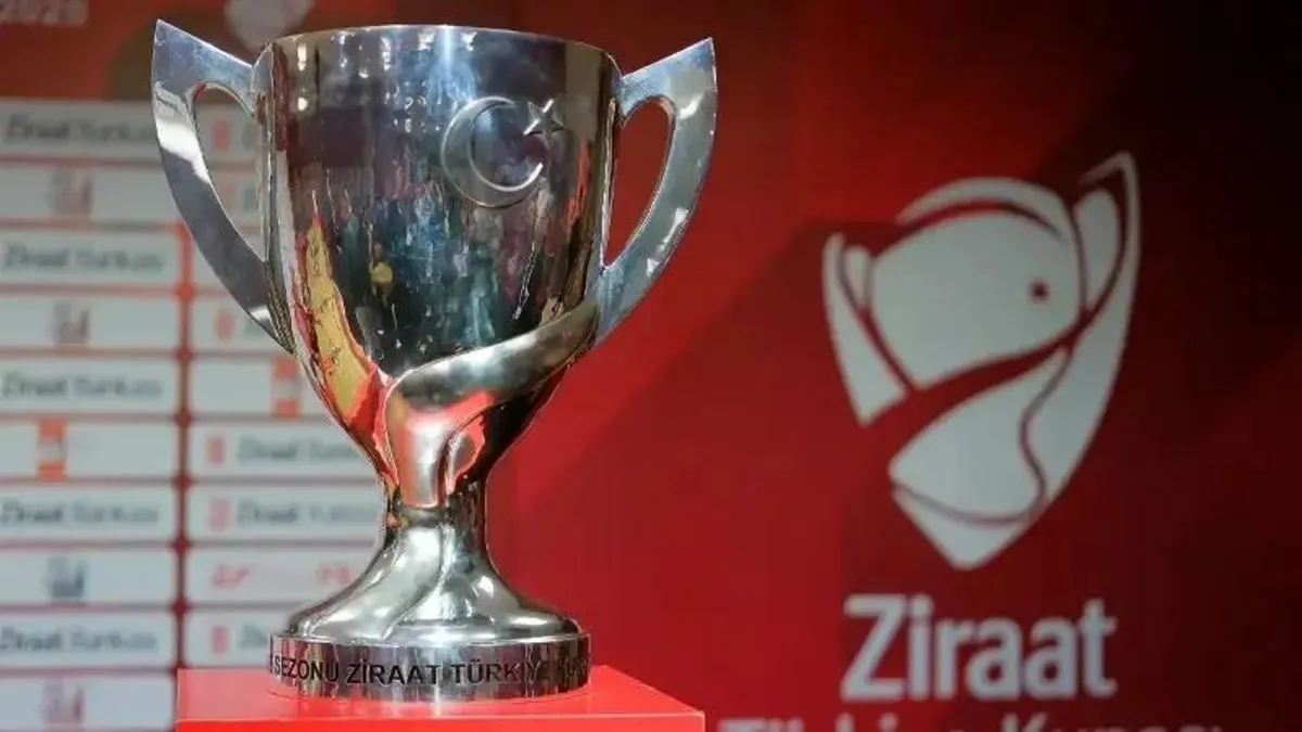 <img src="https://iasbh.tmgrup.com.tr/276c1a/1200/675/0/81/1200/756?u=https://isbh.tmgrup.com.tr/sbh/2026/04/21/derbiyi-kazanan-sampiyon-olur-1776720949301.jpeg" alt="Derbiyi kazanan şampiyon olur!" /><br />SABAH Spor yazarları, Süper Lig’de sona yaklaşan şampiyonluk yarışındaki gelinen son durumu ve bu hafta sonu oynanacak dev derbiyi masaya yatırdı<a href="https://www.sabah.com.tr/spor/futbol/2026/04/21/derbiyi-kazanan-sampiyon-olur">Devamı için tıklayınız</a>2