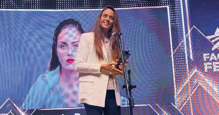 Destan’a iki ödül