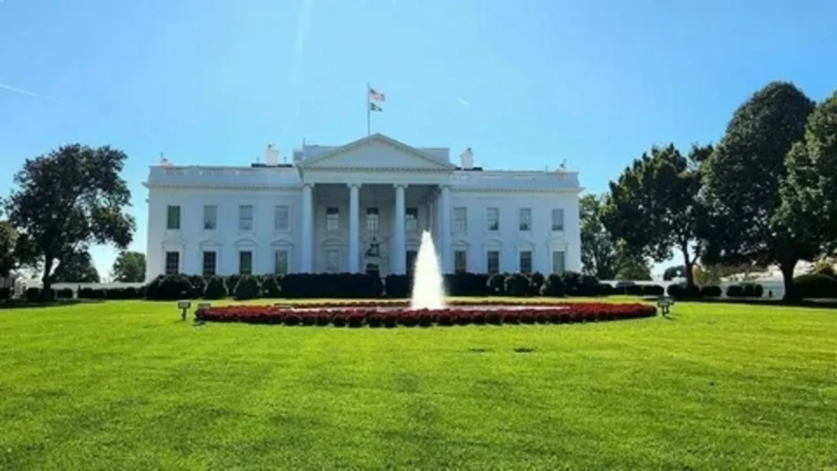 Beyaz Saray: “ABD gözetiminde İsrail ile Suriye arasında iletişim mekanizması kuruldu” Beyaz Saray: “ABD gözetiminde İsrail ile Suriye arasında iletişim mekanizması kuruldu”