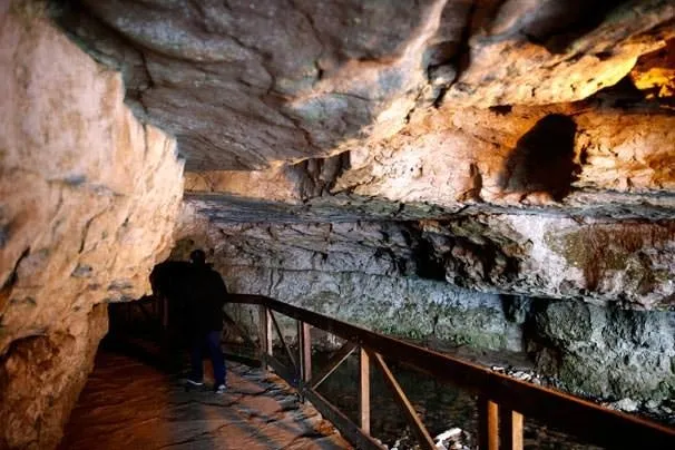 Çal Mağarası ziyaretçi akınına uğruyor