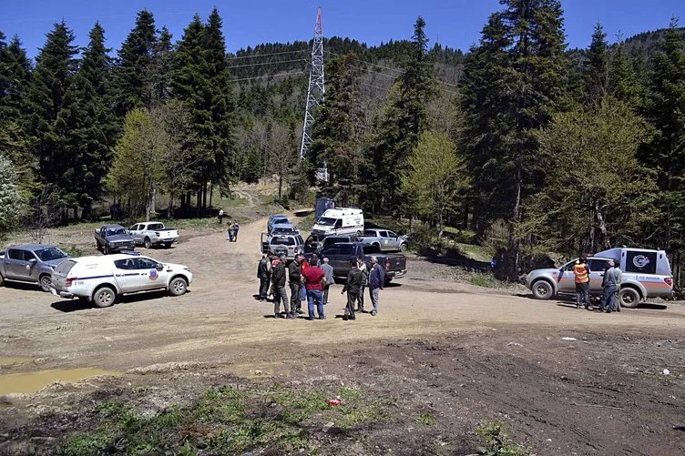 Karabük’te dağlık alanda kaza yaptığı iddia edilen aile aranıyor!