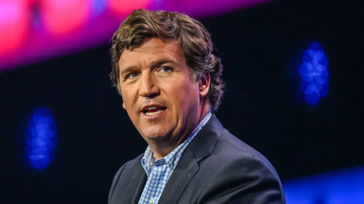 Tucker Carlson'ın siyasi yorumculuk yaptığı bir an