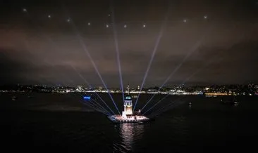 Restorasyonu tamamlanan Kız Kulesi ışık gösterileriyle İstanbullularla buluştu