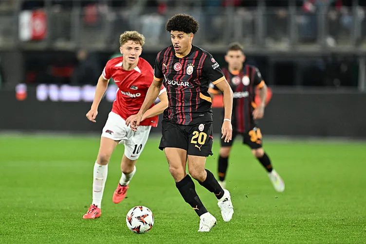 AZ ALKMAAR G.SARAY YAZAR YORUMLARI: AZ Alkmaar maçı sonrası Okan Buruk’a flaş eleştiri: Tam bir harakiriydi...