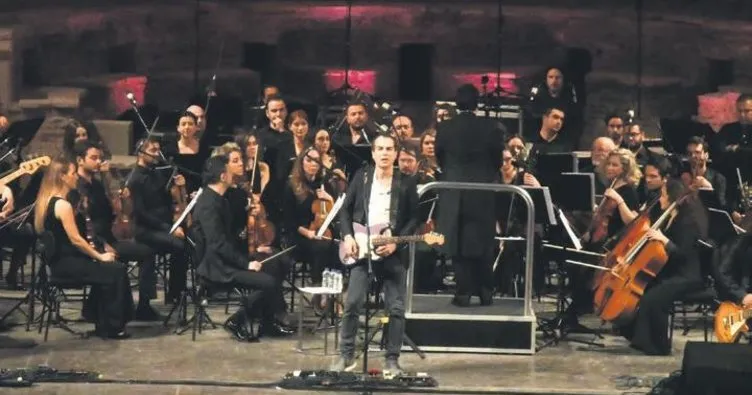 Senfoni orkestrasıyla konser