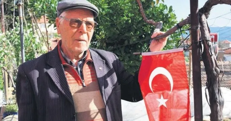 Atatürk düşman uçağını düşüren babama madalya taktı