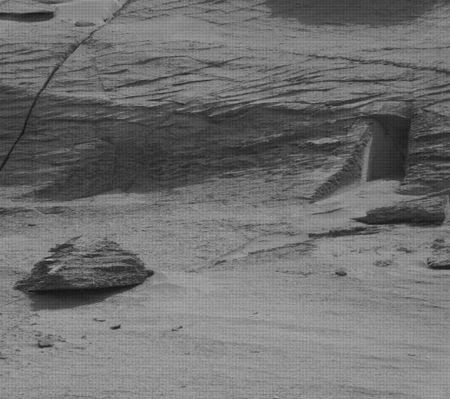 NASA’nın paylaştığı Mars fotoğrafında ilginç detay:  Merak uyandıran cisim...