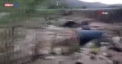 Tomarza’da taşkın suları ana yolu aştı