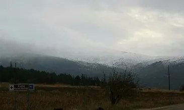 Konya’nın Bozkır ilçesinde yüksek kesimlere kar yağdı