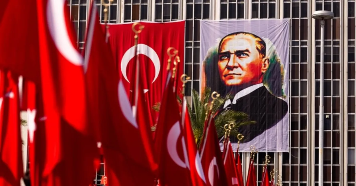en guzel ataturk fotograflari bandirma