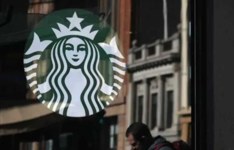 Starbucks’ta kriz! Tarihinin en büyük düşüşünün ardından CEO konuştu: Yüzde 30’u kaldırılacak!