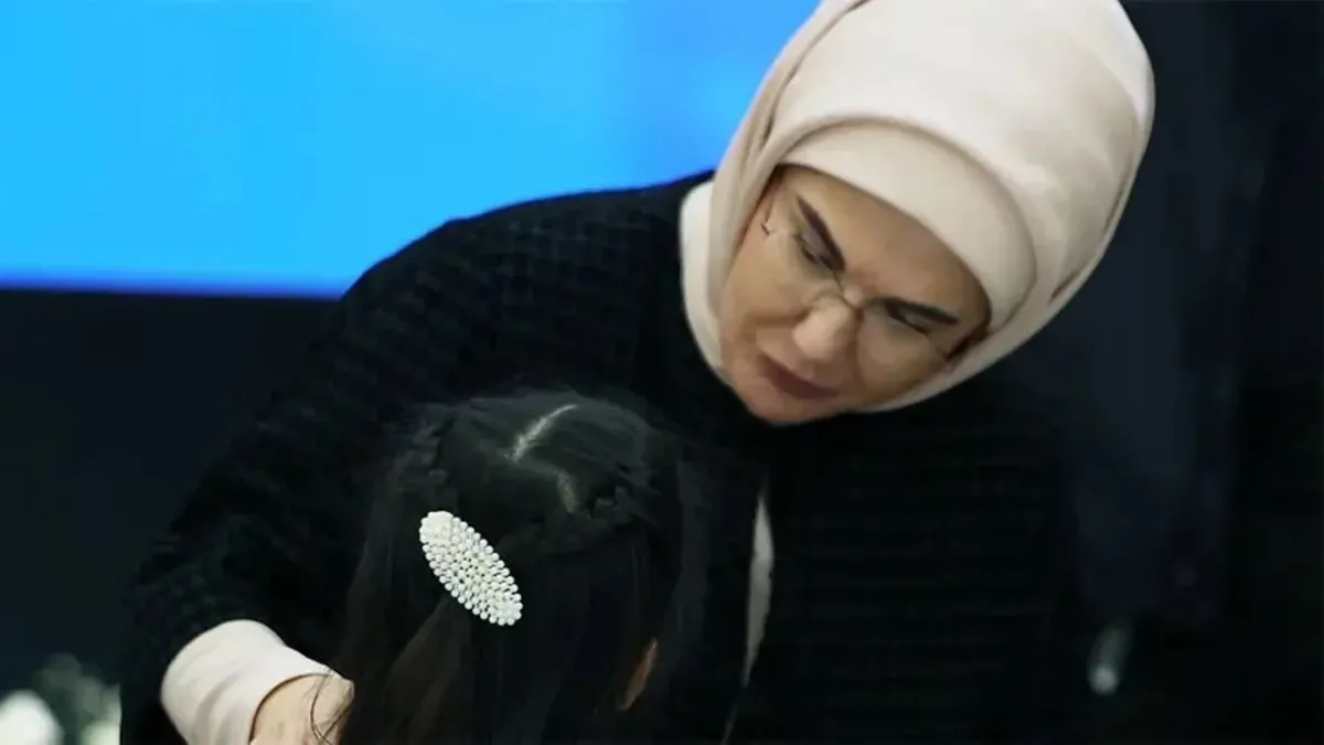 Emine Erdoğan: Çocuklarımız sevgiden mahrum kalmasın