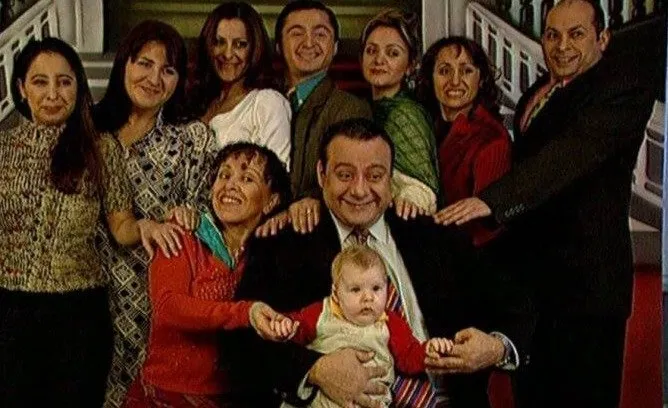 ’7 Numara’nın sarışın afetiydi! Nuray Uslu güzelliği ile yıllara meydan okumuş…