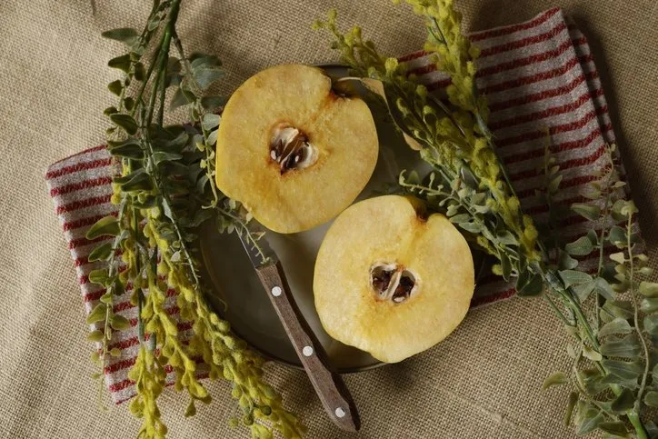 Bu meyveyi yiyende ne hastalık kalıyor ne de bakteri! Kışın mutfağınızdan eksik etmeyin…