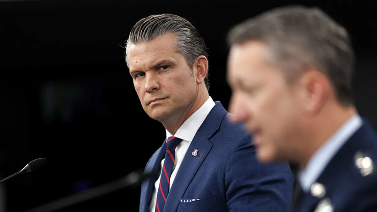 ABD Savaş Bakanı: “Türkiye sahasına yönelen füze 5’inci maddeyi etkilemez” ABD Savaş Bakanı: “Türkiye sahasına yönelen füze 5’inci maddeyi etkilemez”