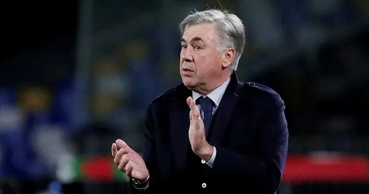 Napoli, teknik direktör Carlo Ancelotti ile yollarını ayırdı