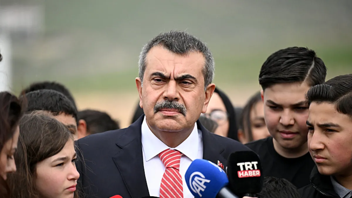 Milli Eğitim Bakanı Yusuf Tekin: Okullarda güvenlik tedbirlerini alacak bir dizi etkinlik başlattık Milli Eğitim Bakanı Yusuf Tekin: Okullarda güvenlik tedbirlerini alacak bir dizi etkinlik başlattık