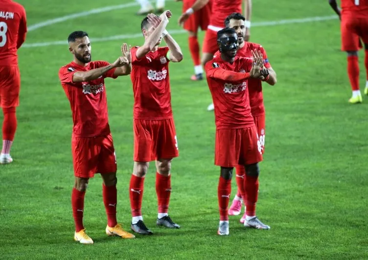 Önce Başakşehir sonra Sivasspor! UEFA'da nefes aldık