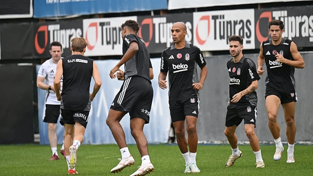 BEŞİKTAŞ HABERLERİ: Van Bronckhorst'tan kadroya Joao Mario dokunuşu