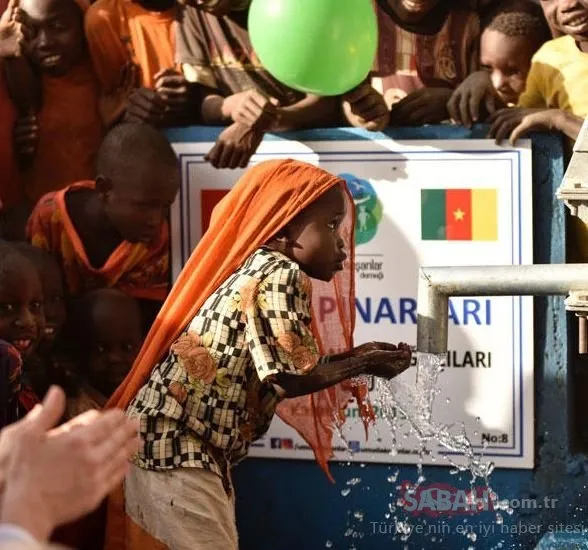 Gamze Özçelik ve gönüllüler Kamerun’da su kuyuları açtı