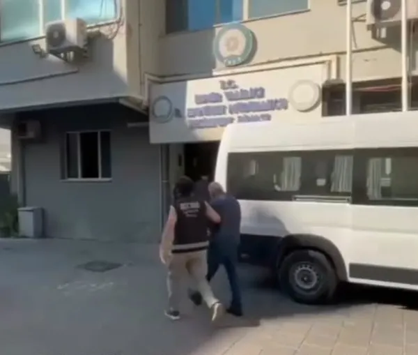 izmir-otokentte-tefecilik-operasyonu-25in-uzerinde-magdur-tespit-edildi-1789805932051.jpg