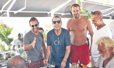 Dostlarından sürpriz doğum günü