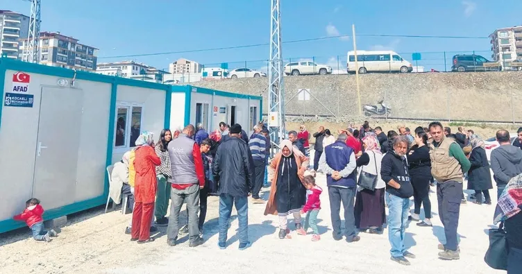 Depremzede seçim havasına giremedi