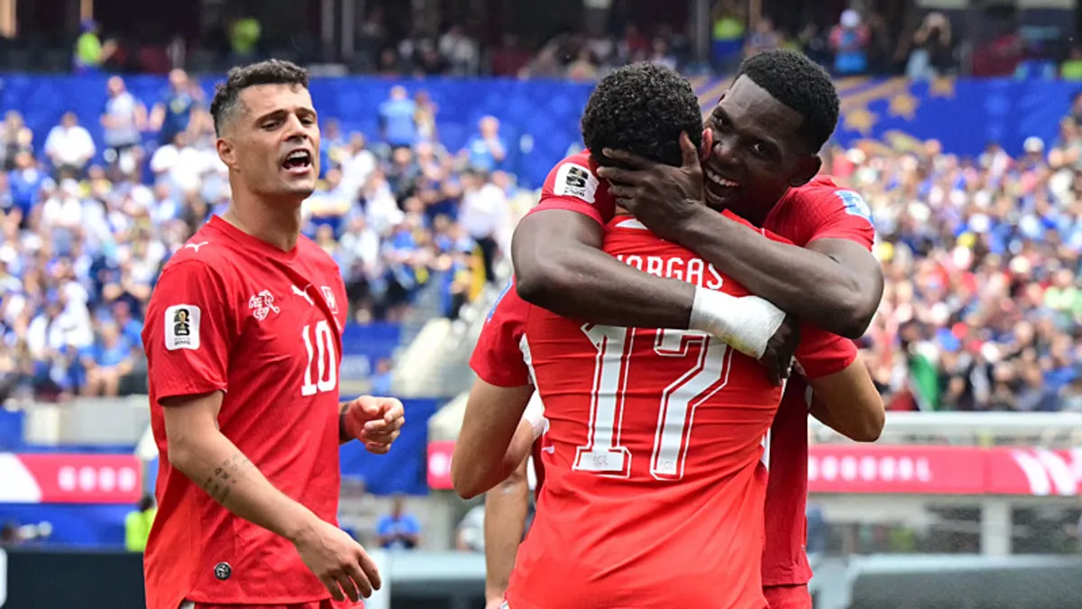 İsviçre ve Bosna Hersek milli futbol takımları oyuncuları