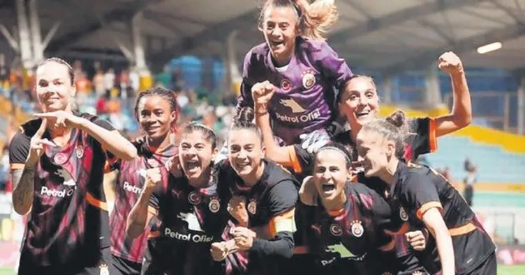 Dişi aslanlar Çekya’da tarih yazdı