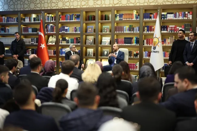 Bilal Erdoğan, AK Parti'nin 'Kütüphane Sohbetleri'ne katıldı