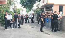 Annesini öldürüp polise teslim oldu