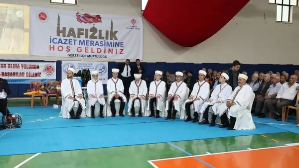 gerzede-bir-ilk-gerceklesti-16-hafiz-icazet-toreninde-hafizlik-belgelerini-aldi-1686573154958.jpg