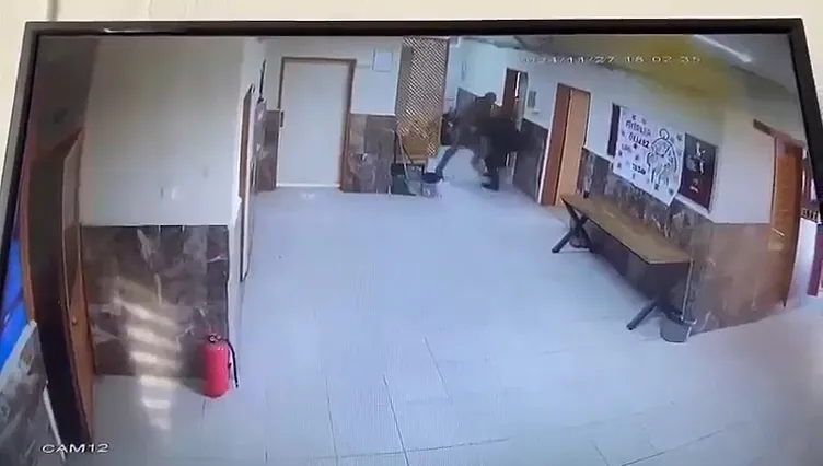 Kadın öğretmenin abisi okulu bastı: 2 öğretmeni bu yüzden tekme tokat dövdü!