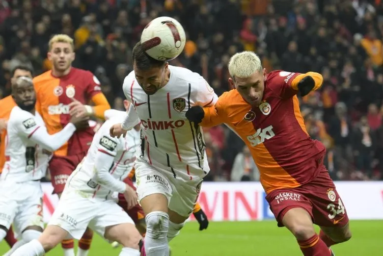 Son dakika Galatasaray haberi: Erman Toroğlu o anları tek tek yorumladı! Galatasaray tam 3 kez penaltı beklemişti...