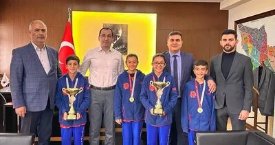 İlk kez tenisle tanışan öğrenciler, artık turnuvalarda kortta raket sallıyor #adana