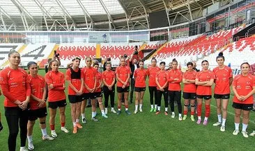 A Milli Kadın Futbol Takımı, Erzincan’da hazırlıklarına devam etti