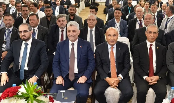 ticaret-bakani-omer-bolat-onumuzdeki-donemde-bu-guclu-ivmeyi-devam-ettirerek-10-milyar-dolarlik-ticaret-hacmi-1787748057870.jpg