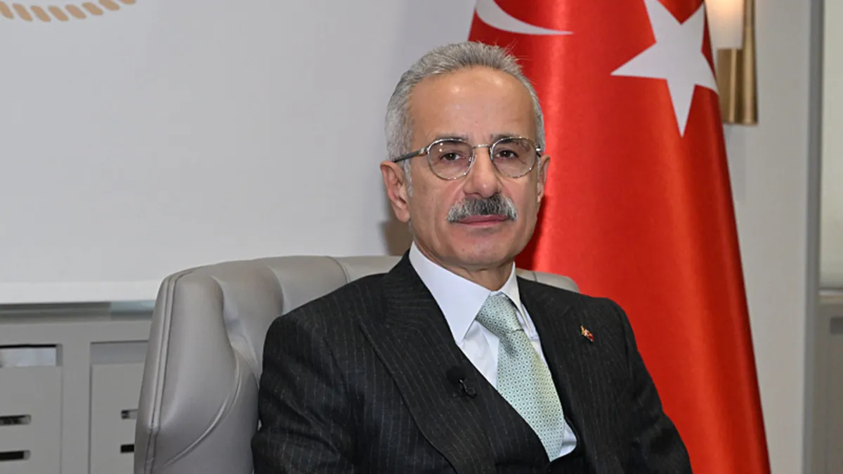 Bakan Uraloğlu TRACECA toplantısına katıldı Bakan Uraloğlu TRACECA toplantısına katıldı