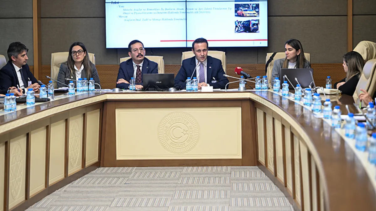 TBMM Araştırma Komisyonu görme engelliler için toplandı TBMM Araştırma Komisyonu görme engelliler için toplandı