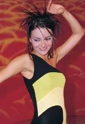 İşte ünlülerin eski halleri (Esra Bilgiç'in eski hali)