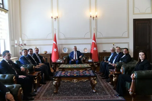 ticaret-bakani-omer-bolat-tekirdagda-bayram-programina-katildi-1779982845087.jpg