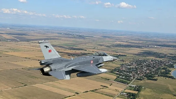 turk-f-16lar-romanya-semalarinda-1789977964699.jpg