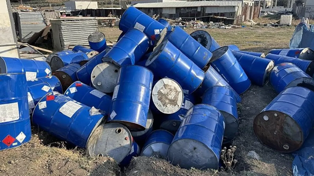 Bursa'da boş arsada 80 adet zehirli varil bulundu
