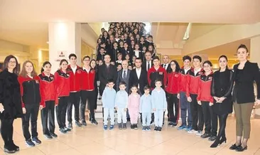 İsteklı öğrencılere başkan’dan övgü